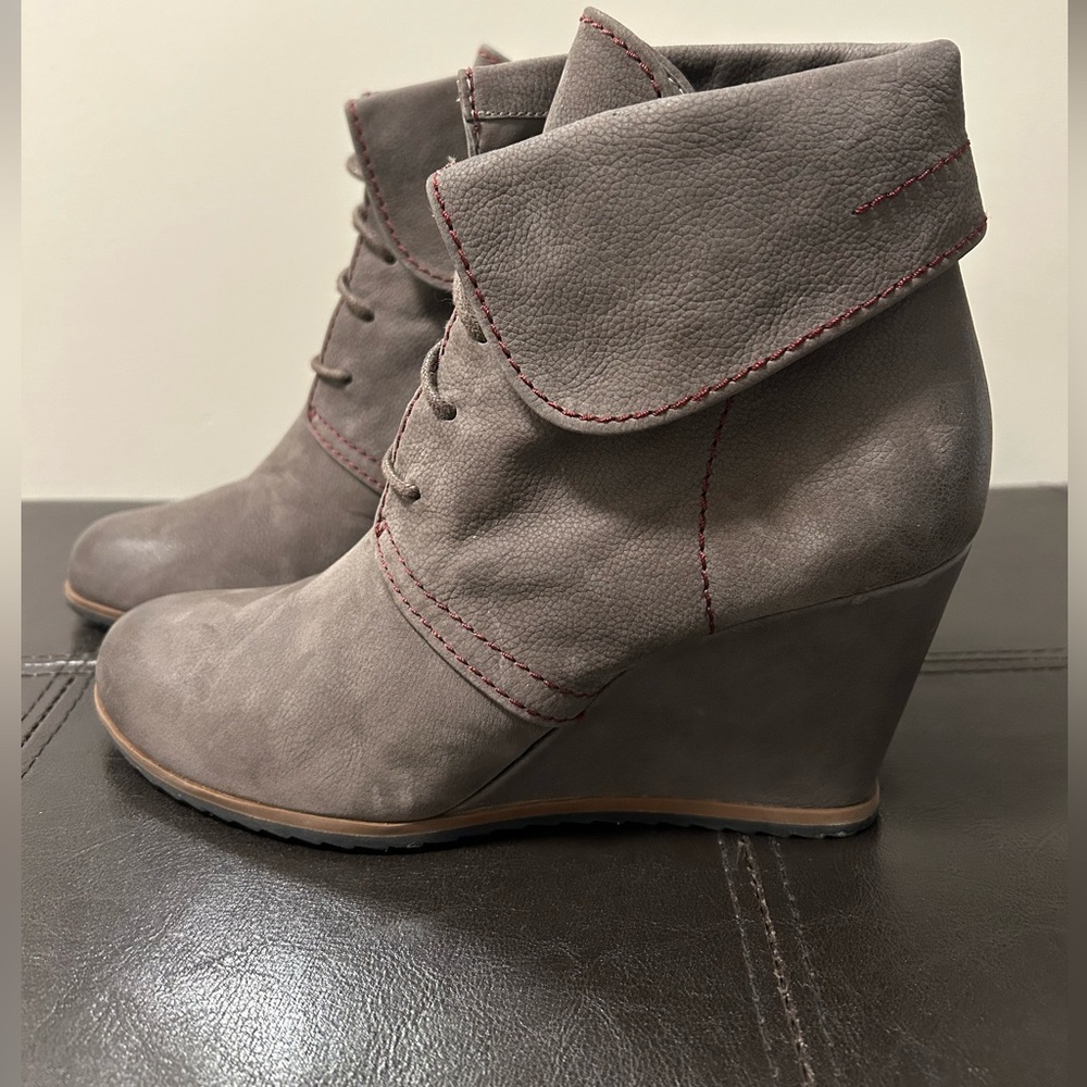 Women’s Leather Lace-Up Ankle Boots Size 8.5